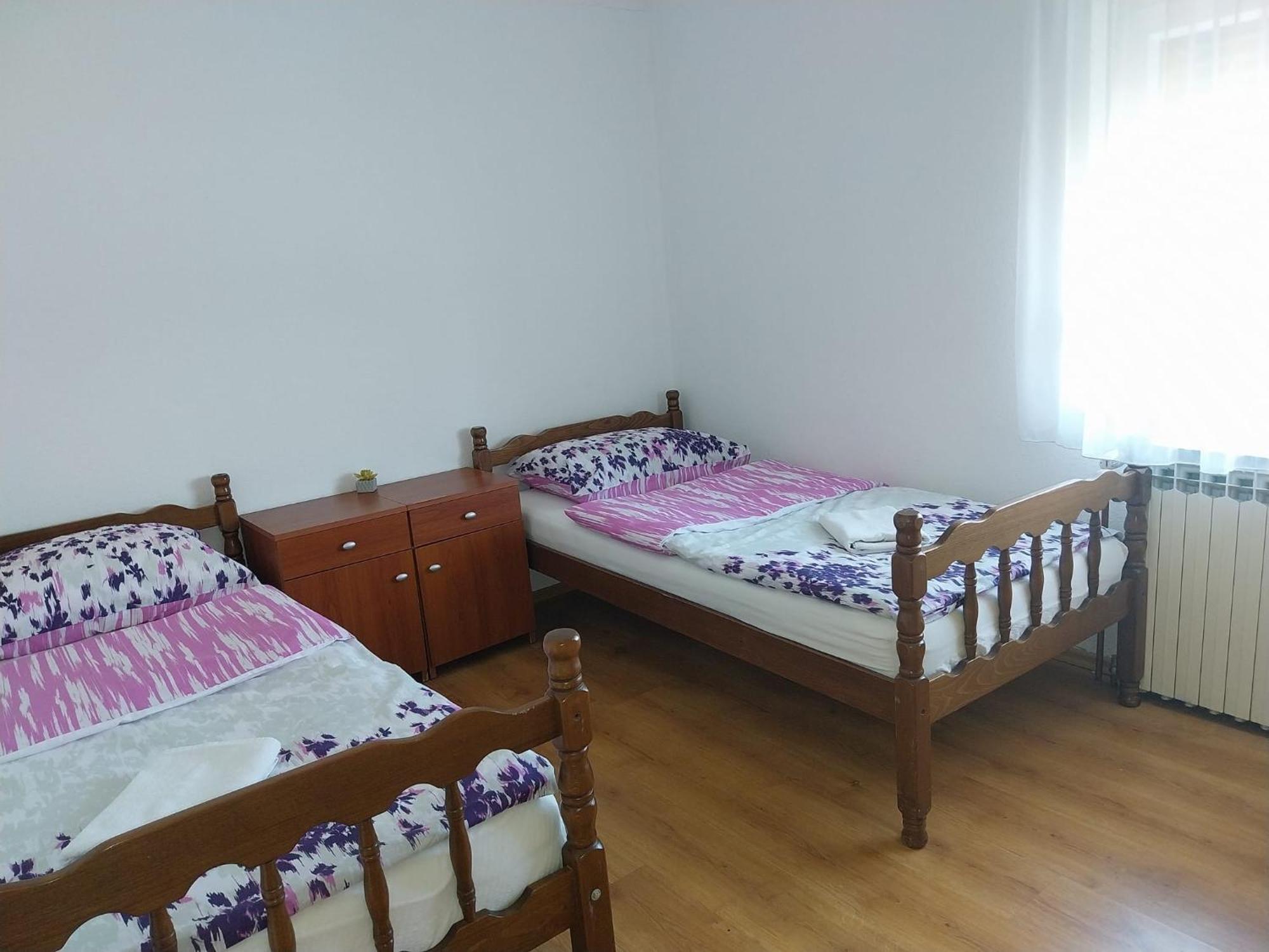 Guesthouse Juka Gospić エクステリア 写真